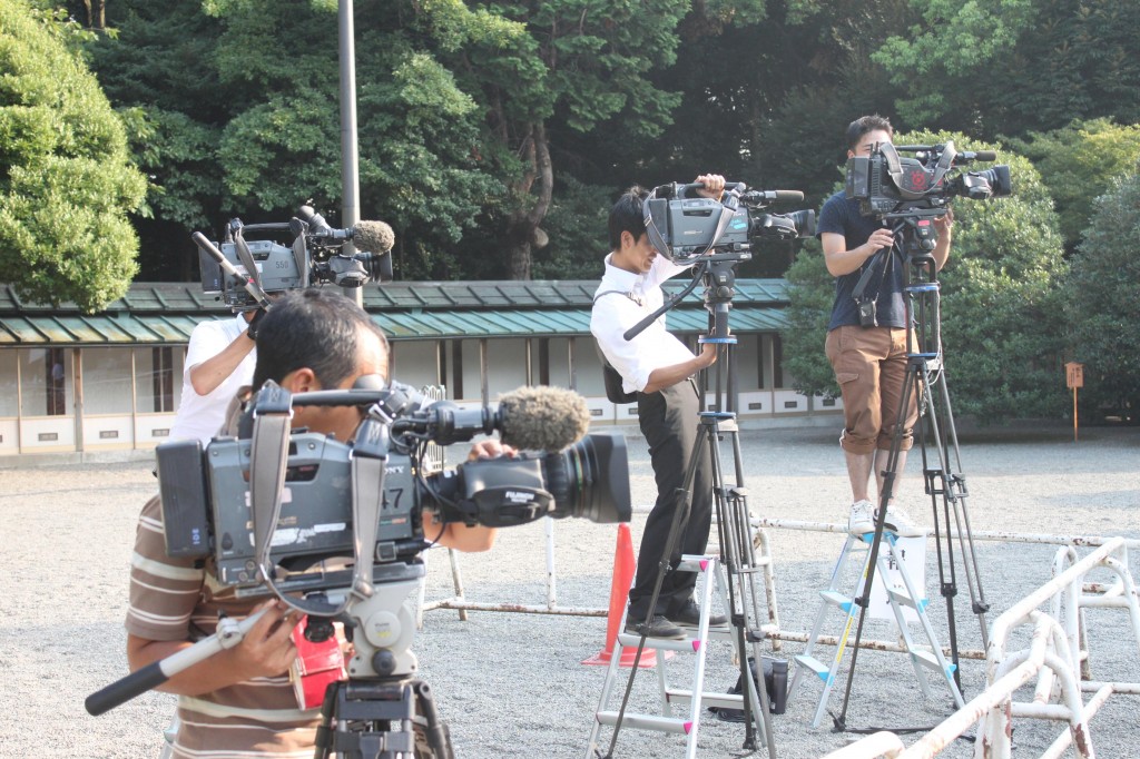 靖国神社の報道陣