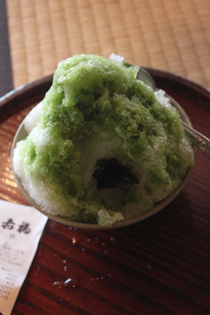赤福本店のかき氷「赤福氷」