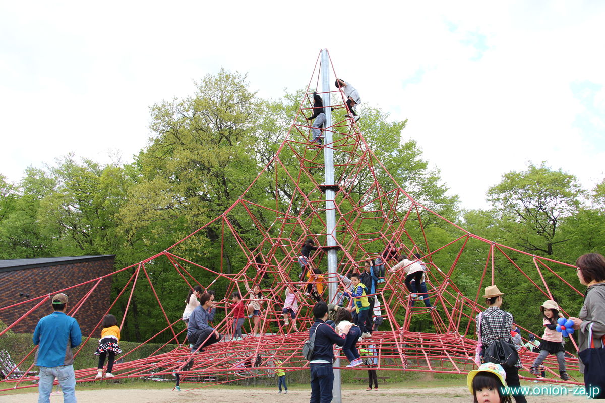 福島県「四季の里公園」のジャングルジム