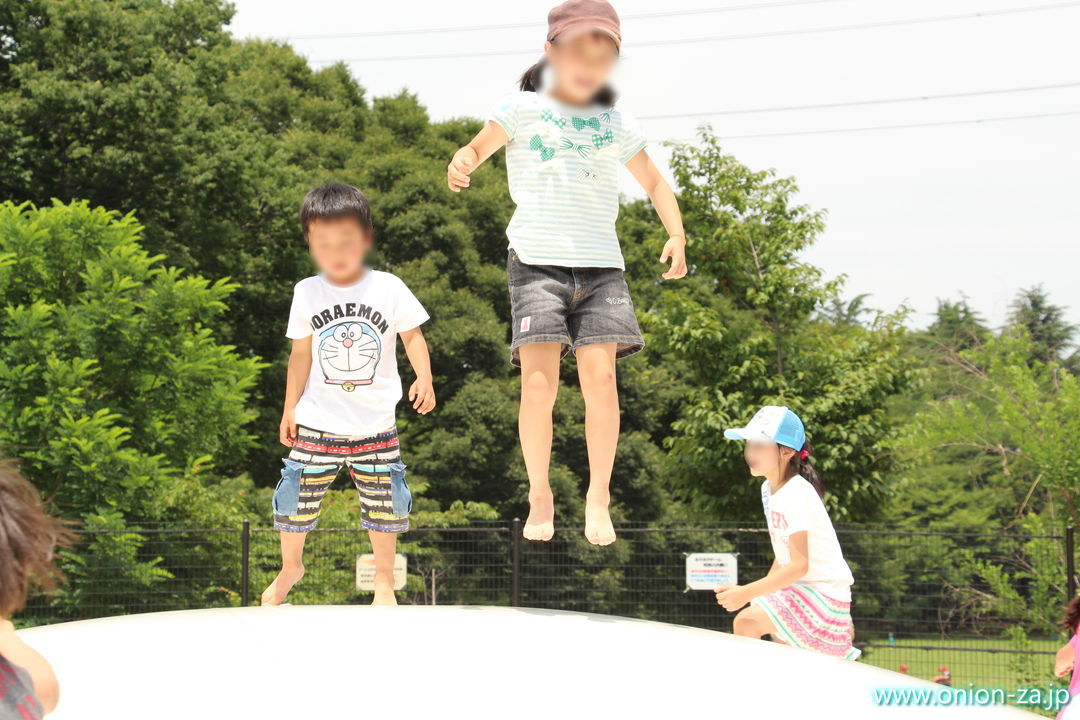 小金井公園のトランポリンふわふわドーム