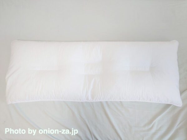 ホテルでは気づかなかったくぼみ。これがあるので頭と首が楽なのが分かった。